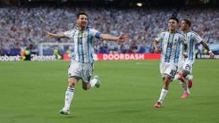 Messi hat-trick as Argentina beat Algeria 3-0
