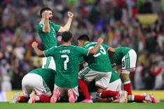 Mexico beat Ecuador 2-0 to reach the World Cup Last 16